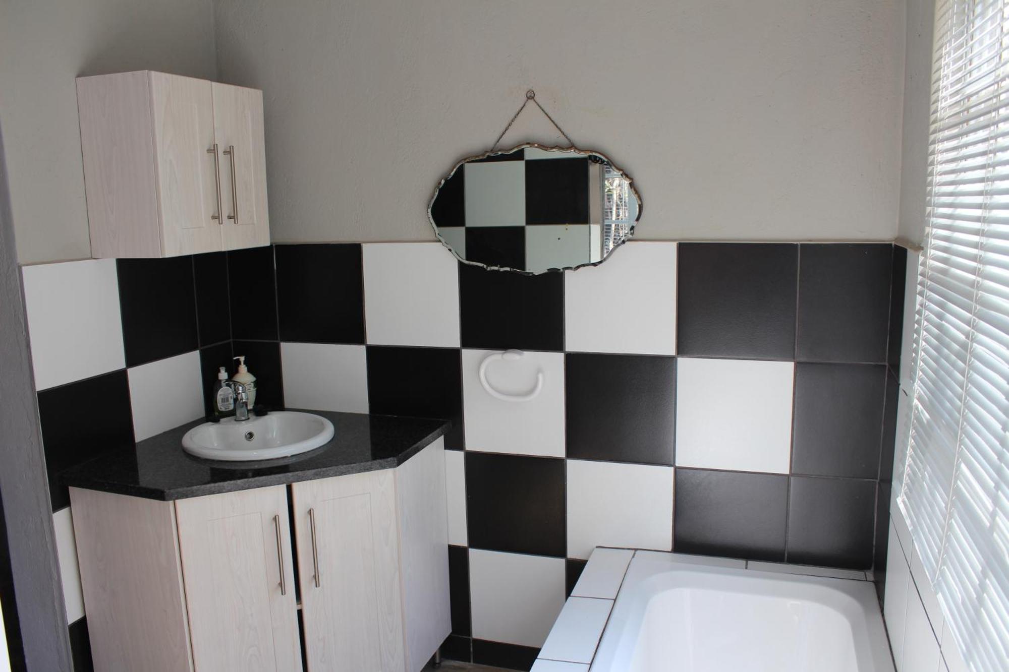 Tucked-Away 1&2 Bedroom Houses Mbombela Bagian luar foto