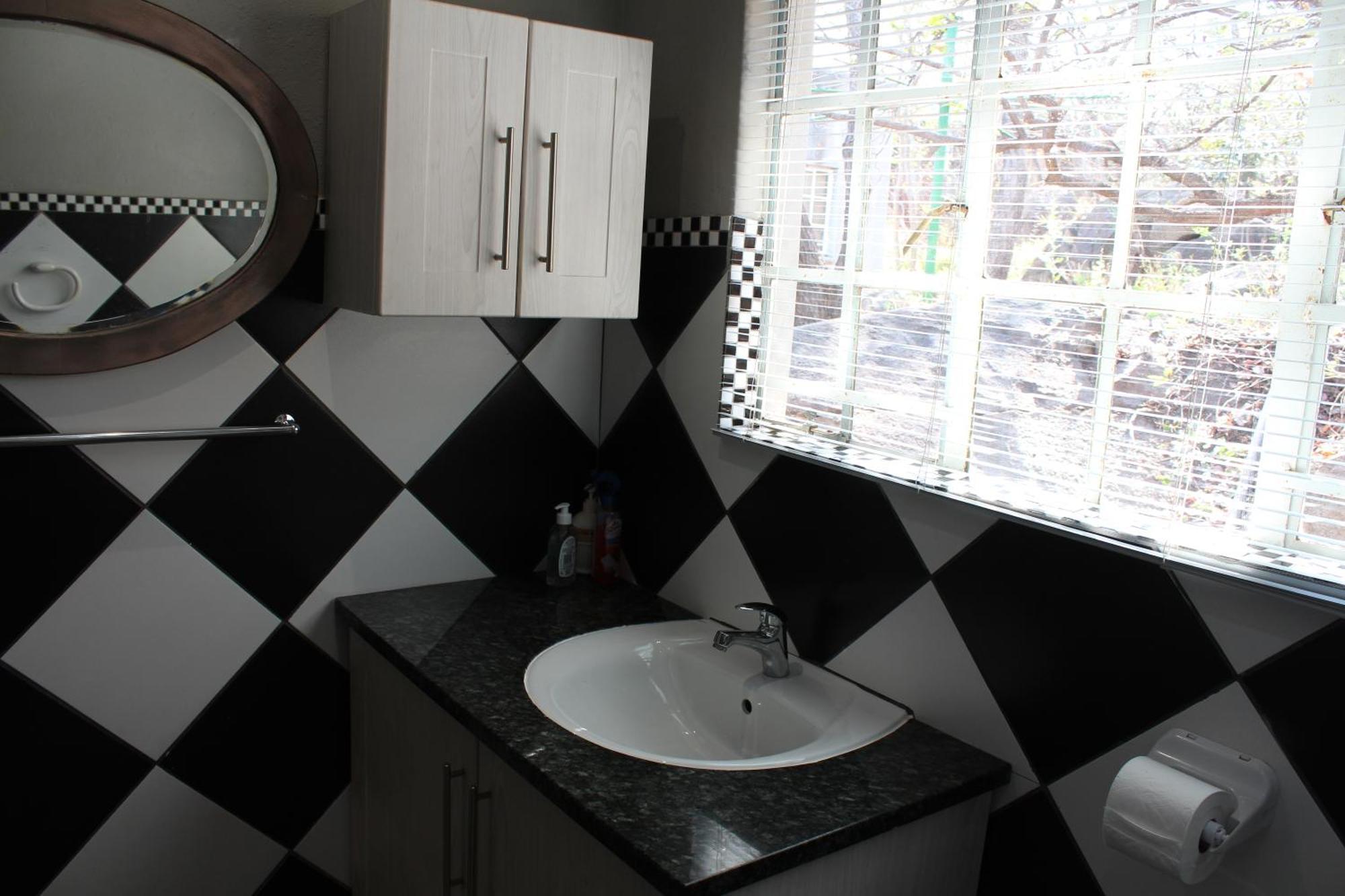Tucked-Away 1&2 Bedroom Houses Mbombela Bagian luar foto
