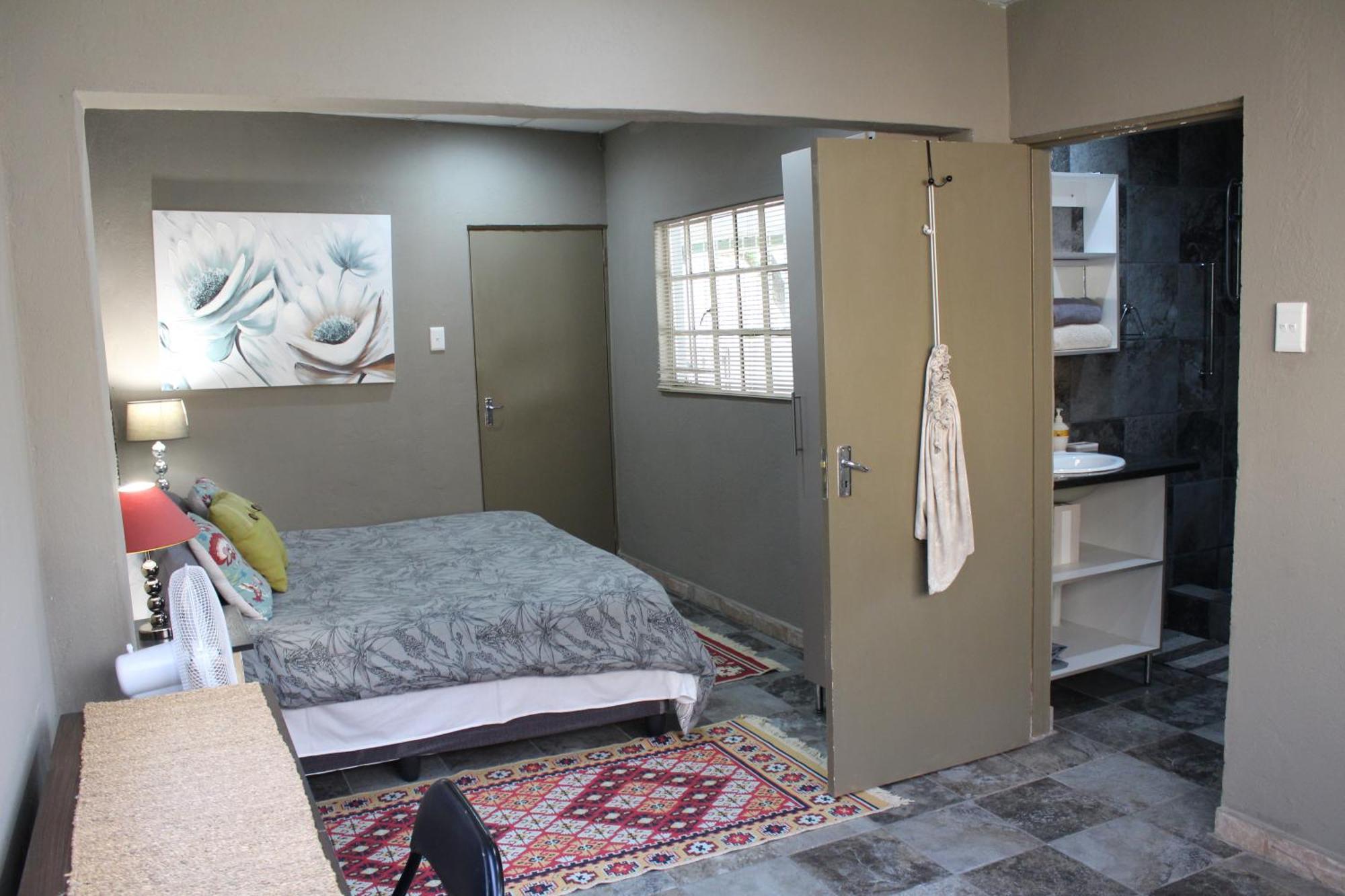 Tucked-Away 1&2 Bedroom Houses Mbombela Bagian luar foto